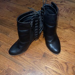 Black leather side zip and back lace up ankle boots!
